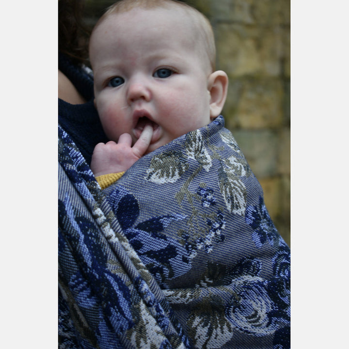 Yaro Ringslynge, La Peonia Trinity Night-Blue Beige Wool