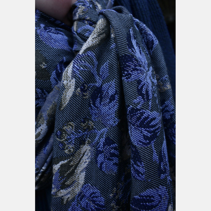 Yaro Ringslynge, La Peonia Trinity Night-Blue Beige Wool
