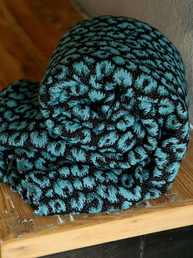 Yaro Ringslynge, Pussycat Trinity Black Petrol Wool