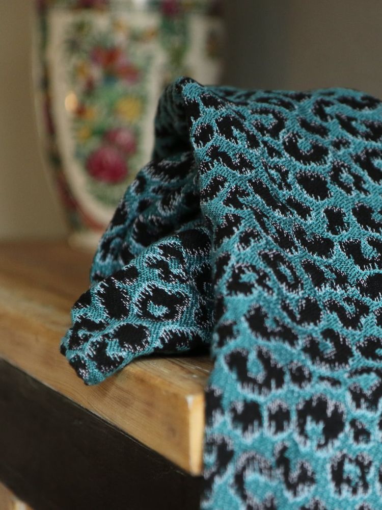 Yaro Ringslynge, Pussycat Trinity Black Petrol Wool