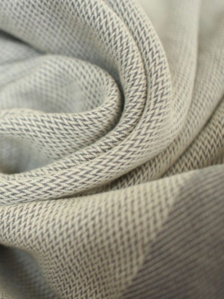 Yaro Ringslynge, Newborn Grey