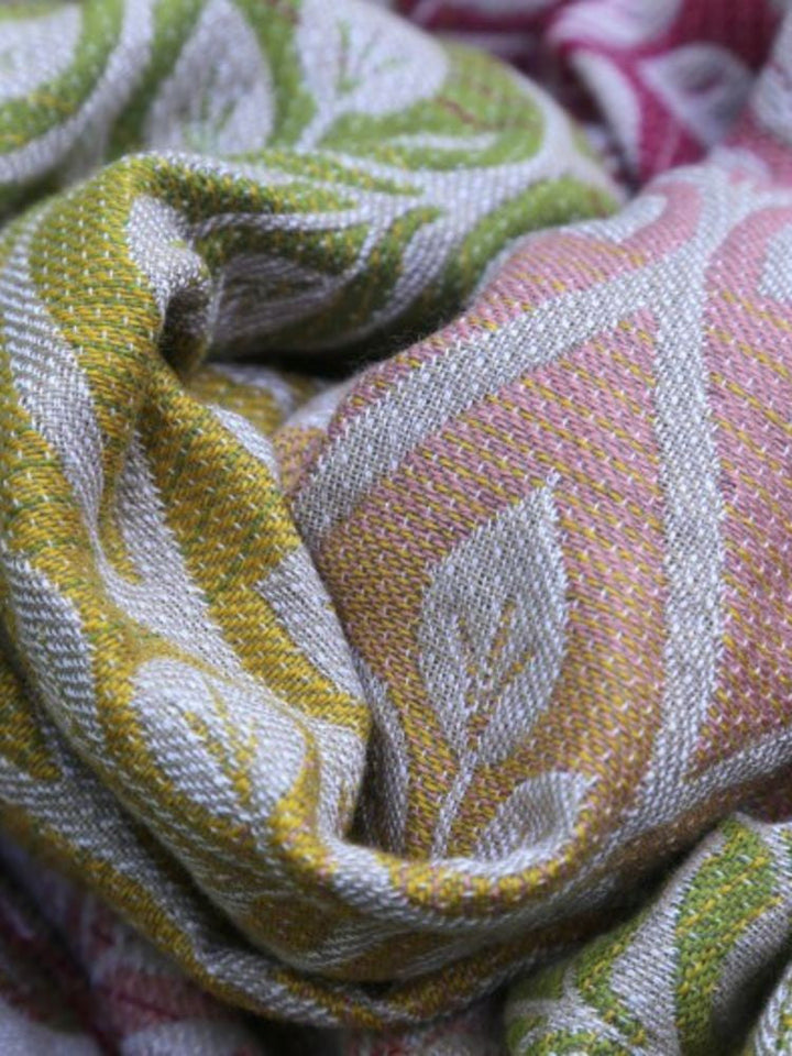 Yaro Fastvikle, La Vita Trinity Peony Rainbow Wool