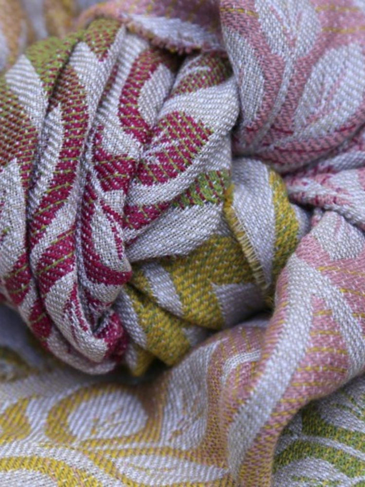 Yaro Fastvikle, La Vita Trinity Peony Rainbow Wool