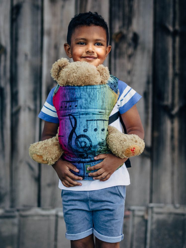 Lenny Lamb Dukkebæresele, Symphony Rainbow Dark