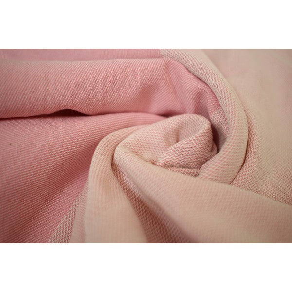 Yaro Ringslynge, Nyfødt, Rose